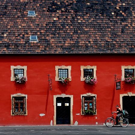 Rubra Panzio Bed & Breakfast Vac Luaran gambar