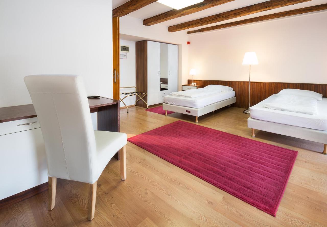 Rubra Panzio Bed & Breakfast Vac Luaran gambar